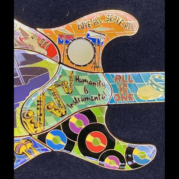 Hard Rock Cafe 30th Anniversary Guitar Puzzle Pin Set Limited to 2000 World Wide - Picture 4 of 9